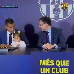 Babası transfer oldu, küçük kız imza attı