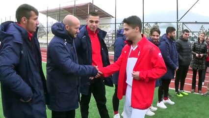 Balona rövaşata atan adam