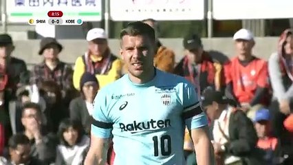 Podolski, Japonya'da çılgına döndü