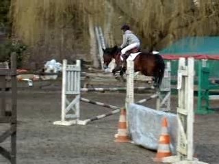 Mathilde à Balagny avec Hulis (épreuve à 1 metre)