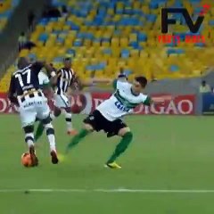 Tek başına herkesi çalımladı ve golünü atto