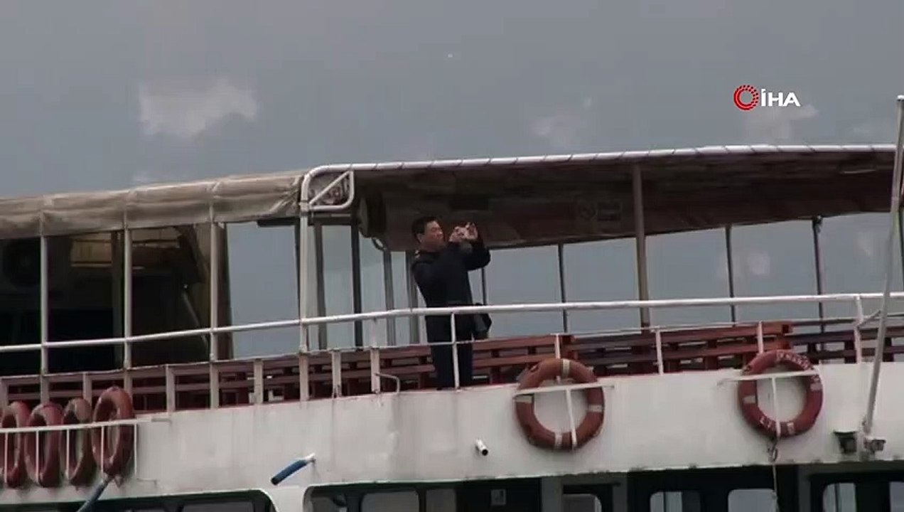 İstanbul Valiliği İstanbul Liman Başkanlığı ve Boğaz Liman Başkanlığı Boğaz Trafik Kontrol Müdürlüğü'nden alınan bilgiler doğrultusunda İstanbul Boğazı'nın sabah saatlerinde etkili olan yoğun sis nedeniyle çift yönlü trafiğe kapatıldığını