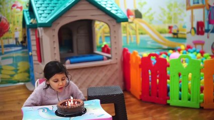 Yusuf Bu Nasıl Bir Pasta Böyle, Mumlarını Söndüremedik | Nur Sürpriz Işıklı Pastası Mumları Sönmedi