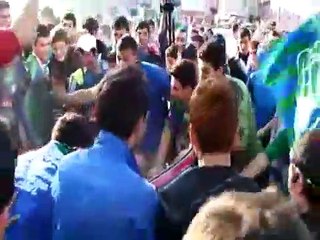 Rize coştu! Herkes sokaklarda!