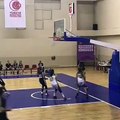 Beşiktaş Kadın Basketbol U13 takımının oyuncusundan akıl dolu 'fake'