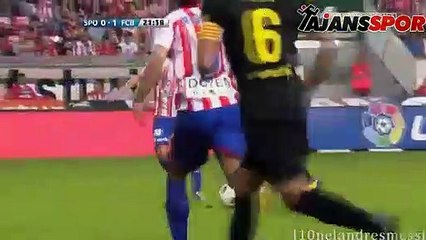 Lionel Messi - Bacak arası çalımları