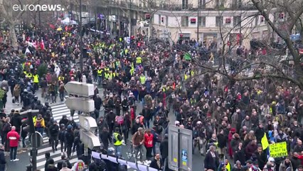 Massenproteste in Paris: Zehntausende gegen Rentenreform