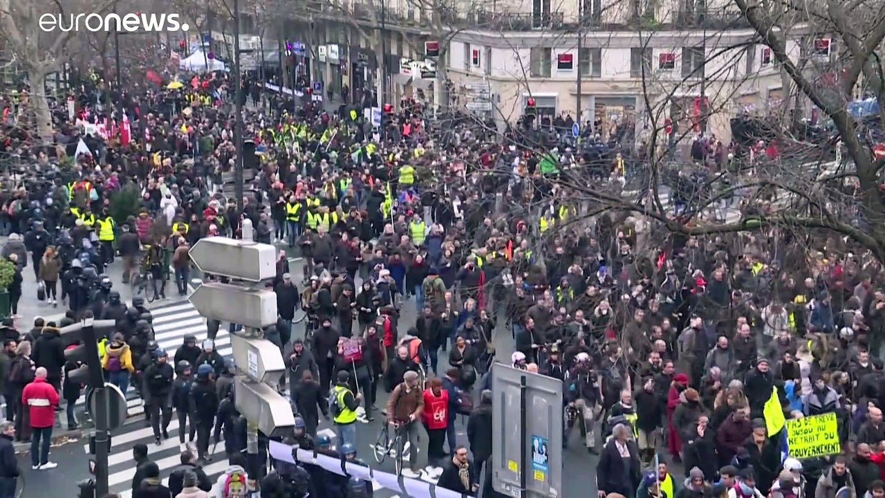 Massenproteste in Paris: Zehntausende gegen Rentenreform