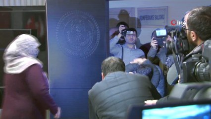 HDP önündeki ailelerin eylemi ses getirmeye devam ediyor...Babaanne torununa böyle kavuştu