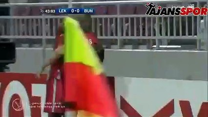 Vladimir Weiss rakip defansı ipe dizdi!