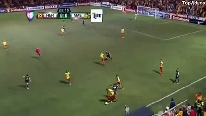 Yere düşen rakibinin kafasına abandı hastanelik etti!