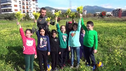 Antalya’da kış ortasında bahar sevinci
