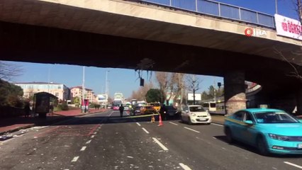 Beşiktaş'ta Vinç Üst Geçide Çarptı