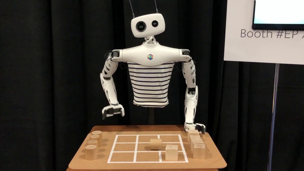 CES de Las Vegas : Reachy, le robot bluffant qui peut vous battre au morpion et servir le café