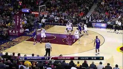 LeBron James  tereyağından kıl çeker gibi geçti!