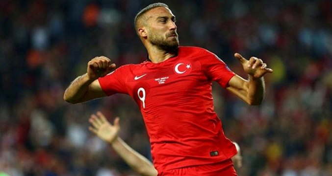 Cenk Tosun Crystal Palace ile sözleşme imzaladı