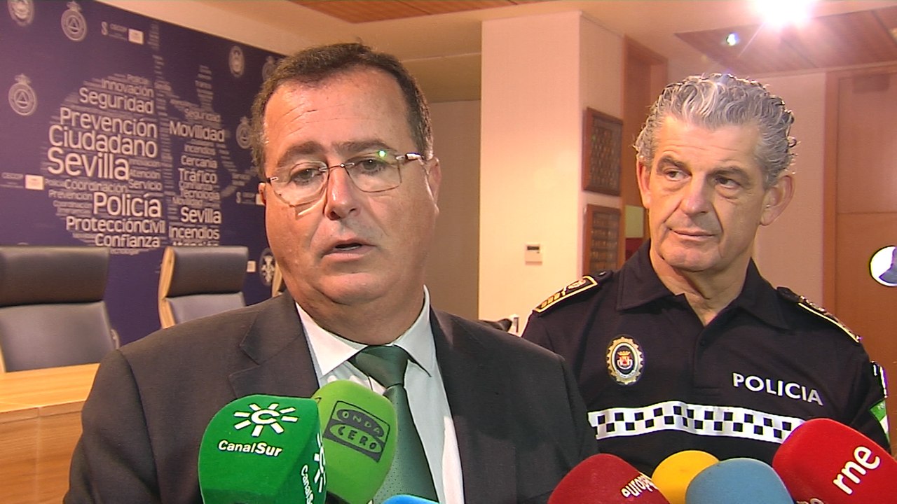 Policía Local requisa 6.000 falsificaciones en Navidad y denuncia a una veintena de personas