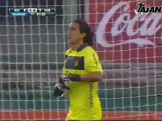 Kaleci topu bacaklarının arasından kaçırırsa...