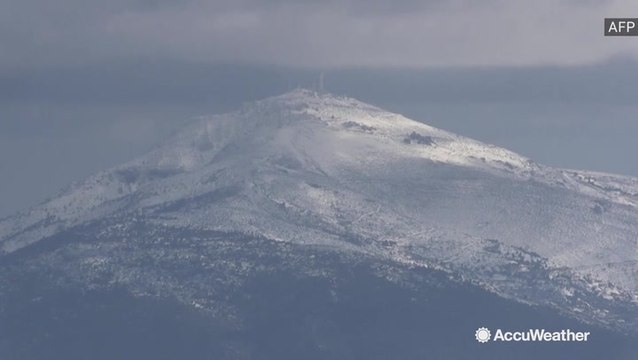 1st snowfall of season blankets mountains near Athens