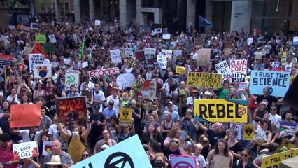 Miles reclaman medidas contra calentamiento global en Australia