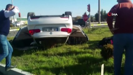 Balıkesir'de kontrolsüz çıkan araç kazaya neden oldu: 4 yaralı