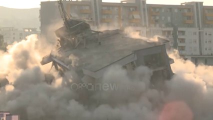 Ora News - Shembet me shpërthim të kontrolluar objekti 6-katësh në zonën e Astirit