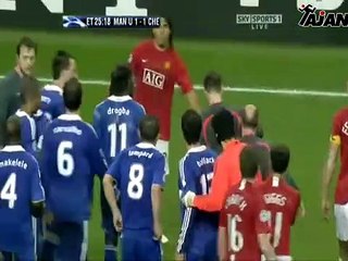 Drogba böyle kırmızı kart görmüştü!