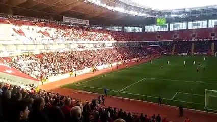 Eskişehir tribünleri hep bir ağızdan Andımızı okudu