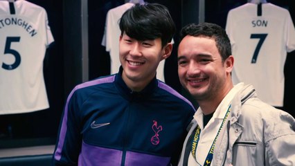토트넘 라커룸 들어서자...손흥민의 깜짝 선물 / YTN