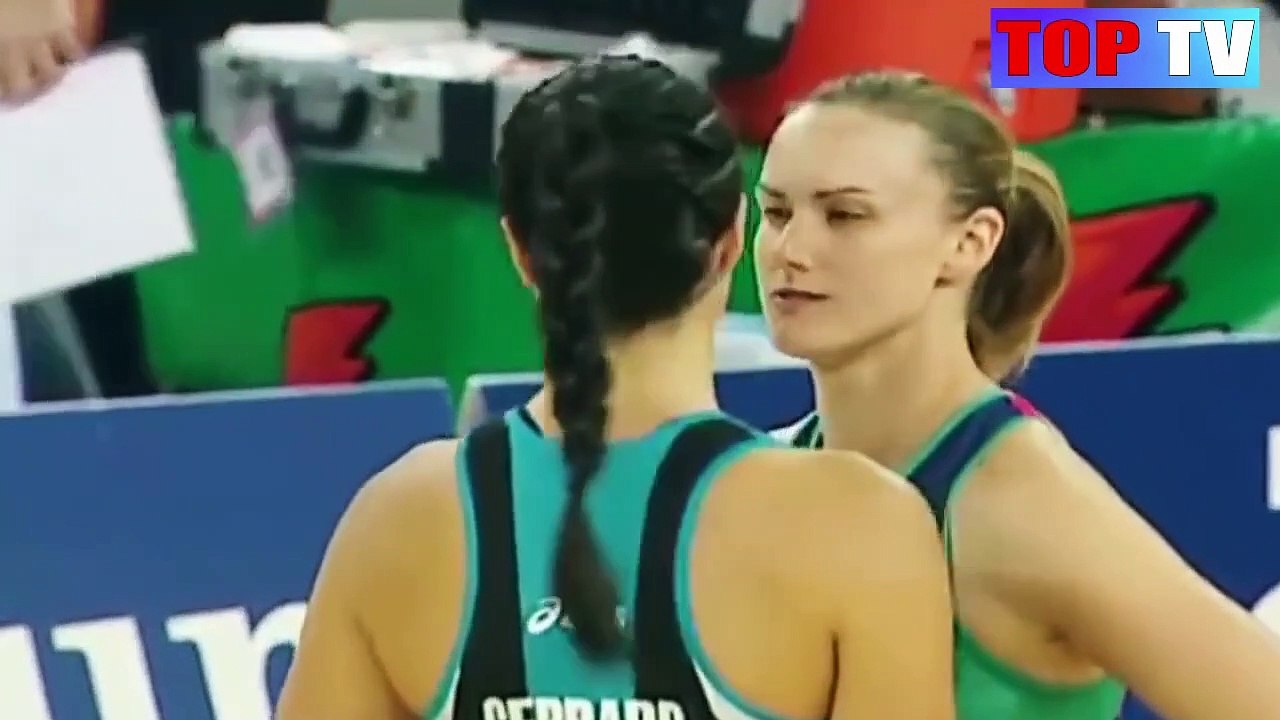 TOP 10 Craziest Kisses in Sports History (Unbelievable)