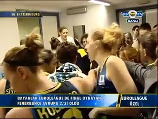 Aziz Yıldırım soyunma odasında!