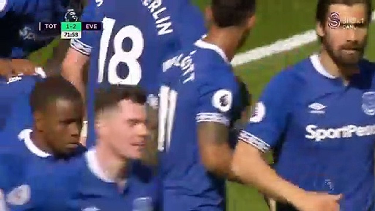 Cenk Tosun'un Tottenham'a attığı gol