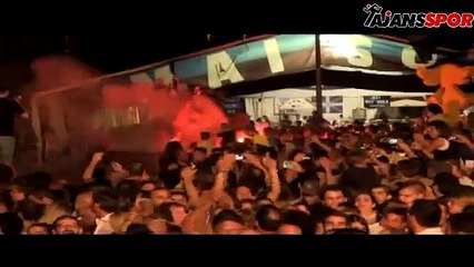 İmza törenine tankla geldi!