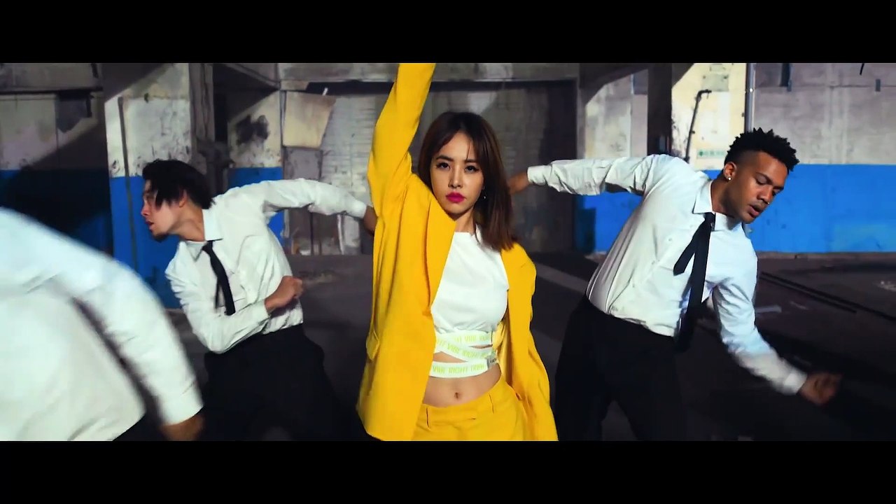 蔡依林 Jolin Tsai - 玫瑰少年 Womxnly (Dance Version) [LEGENDADO / PT-BR]