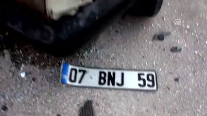 Kamyonete çarpan otomobildeki 2'si çocuk 3 kişi yaralandı