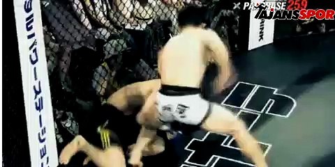 Önce dövdü sonra güldürdü... Boksörün komedi ifadesi!