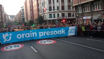Miles de personas piden en Bilbao acabar con la "vulneración de derechos" a los presos de ETA