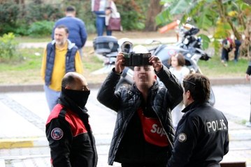 "Beni kandırıyorsunuz" deyip esnafa bıçak çekti, gözaltına alındı