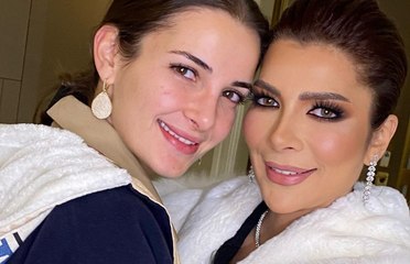 رصد لحظة تأثر ابنة أصالة وبكائها في أول حفل لوالدتها بعد إعلان طلاقها