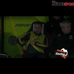 Yedek kulübesinde kek yedi