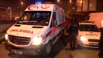 Kadıköy'de 7 katlı binana yangın 11 kişi kurtarıldı 4 kişi hastaneye kaldırıldı