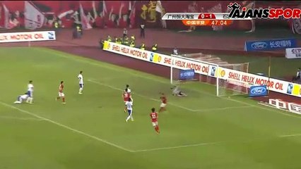 Goulart ve Elkeson’dan harika takım oyunu