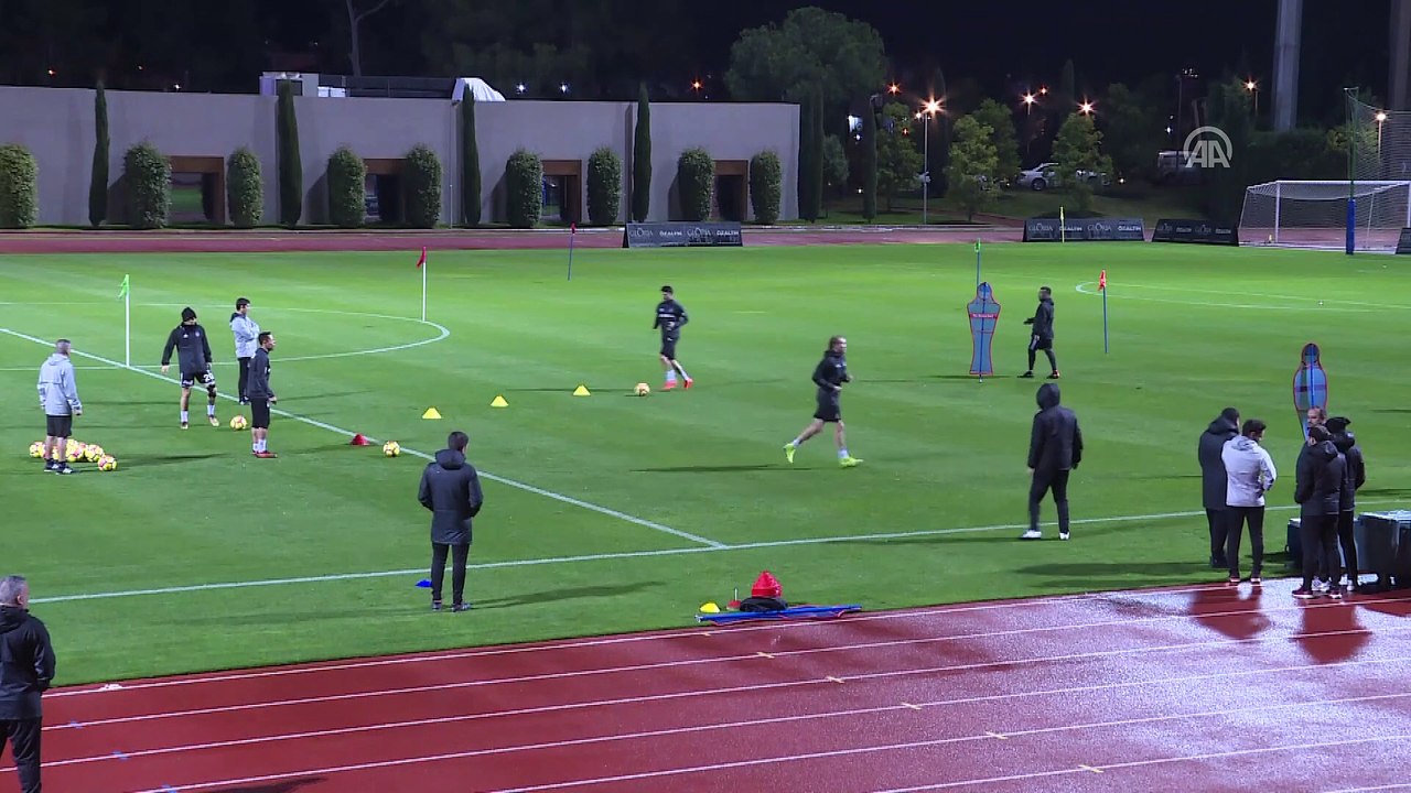 Siyah-beyazlı ekip, Süper Lig'de sezonun ikinci yarısının hazırlıklarına Antalya'da başladı.
