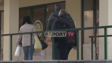 Report TV -Zjarr në Spitalin e Durrësit/ Flakët përfshijnë 4 katet e godinës