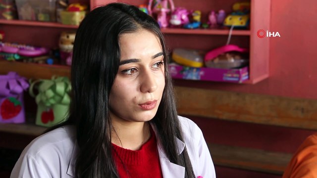 Gündüzleri öğretmen, akşamları öğrenci