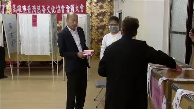 El candidato del Kuomintang acude a votar en las elecciones de Taiwán