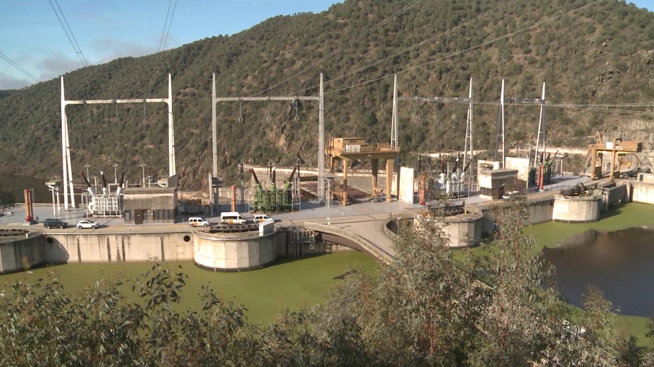 Cedillo pide la construcción de un puente para el pueblo "más occidental" por "sentido común"