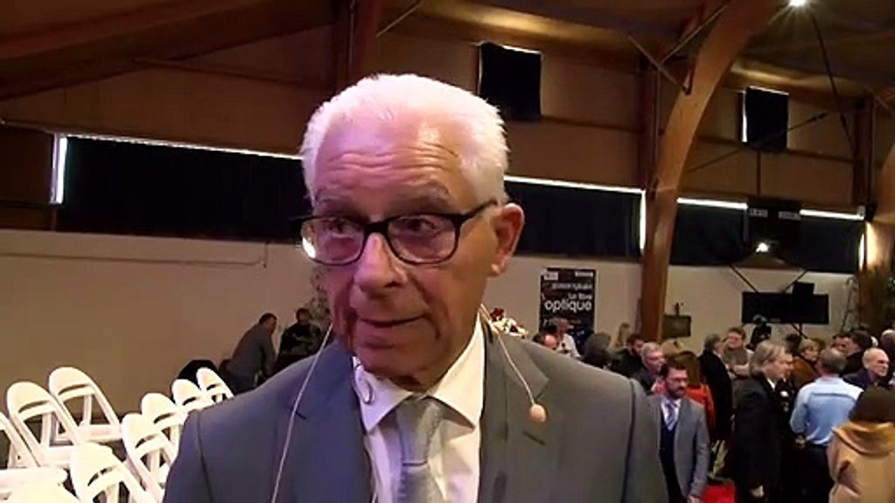 L'émotion du maire de Carry-le-Rouet quelques secondes après son discours.