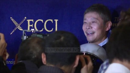 Manjati japonez jep 9 mln dollarë për ndjekësit në “Twitter”