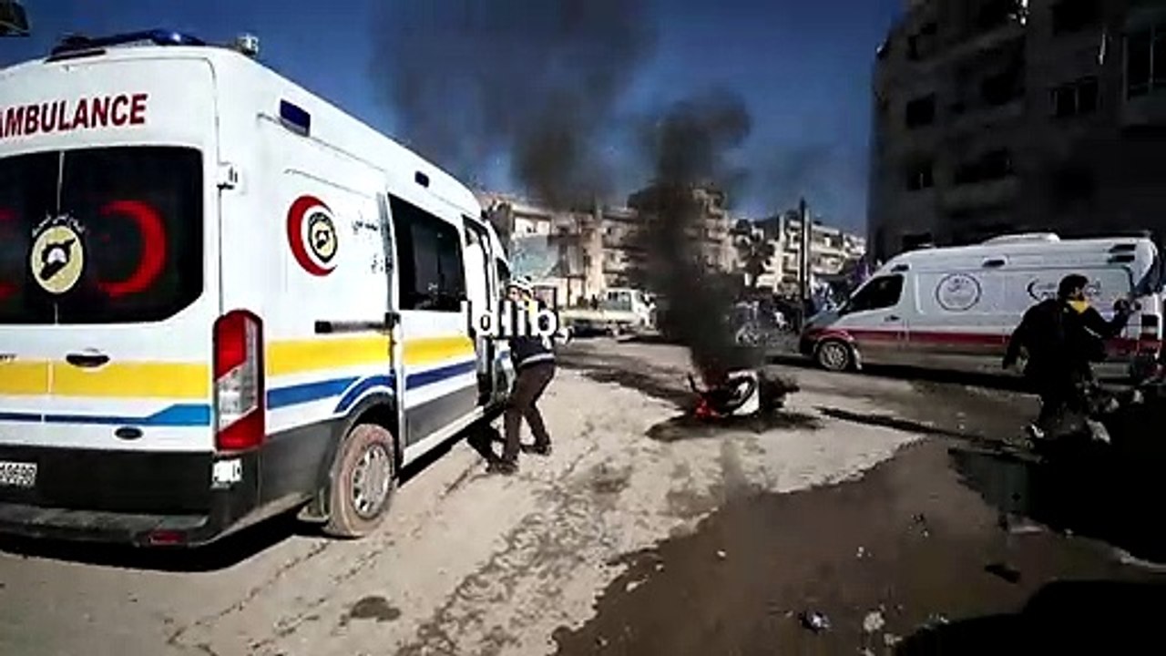 Syria: ambulances rush to the site of an air strike in Idlib province